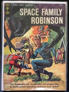 Space Family Robinson Archives #2 (2011)