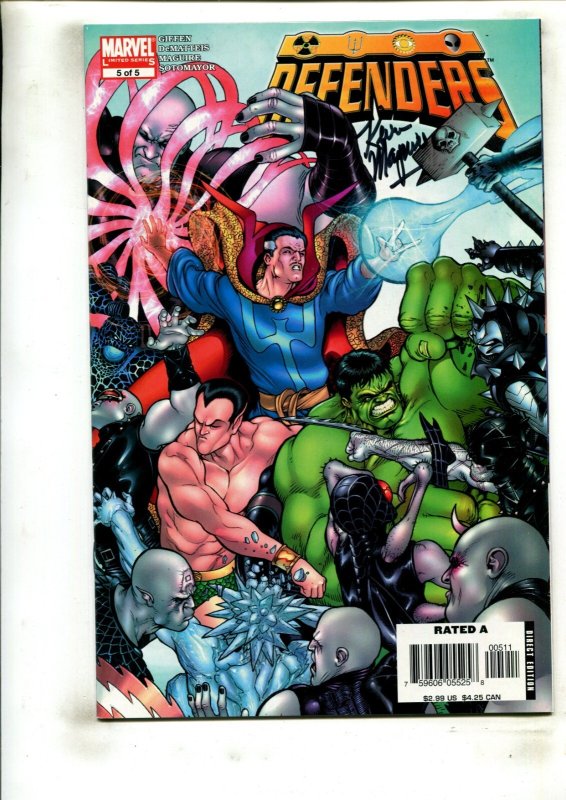 DEFENDERS #5 (9.2) SIGNED BY KEVIN MAGUIRE!! 2005