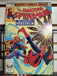 AMAZING SPIDER-MAN #239 (1983) - 2ND APPEARANCE OF HOBGOBLIN VERY NICE!
