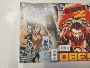 2 DC Comics #16 Earth 2 + #25 Catwoman New 52 10 TJ26