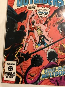 Batman and the Outsiders #4 : DC 11/83 Fn+; Halo, Black Lightning