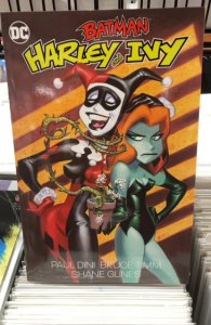 Batman: Harley and Ivy: The Deluxe Edition (2016)