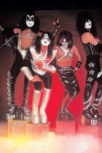 Kiss Zombies #1 1:10 Copy Photo Virign Dynamite Entertainment 2019 EB94