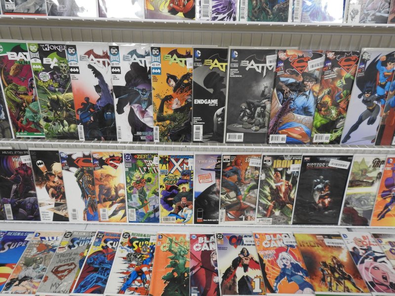 Huge Lot 150+ Comics W/ Batman, Superman, Green Lantern, +More AVG VF-