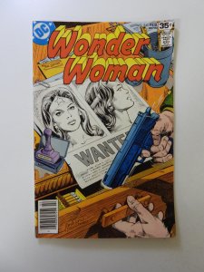 Wonder Woman #240 (1978) FN/VF condition