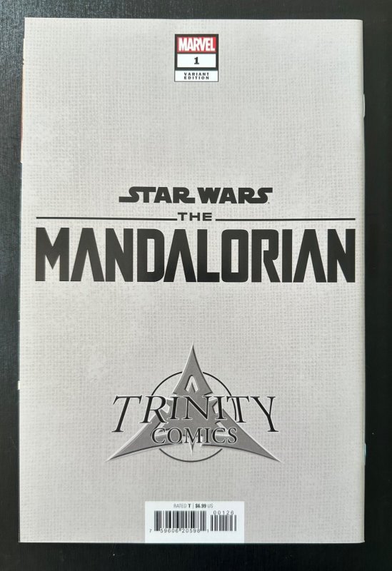 (2023) THE MANDALORIAN #1 Trinity Comics Signed PEACH MOMOKO Variant Cover