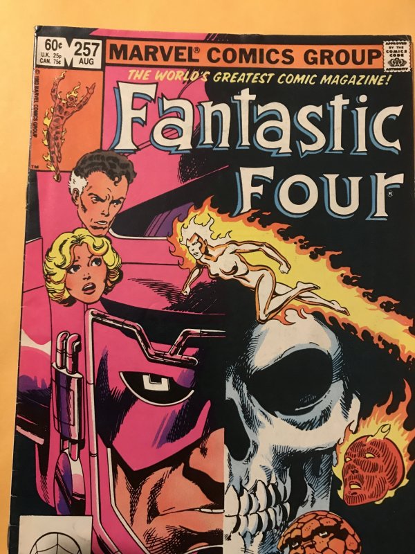 Fantastic Four #257 : Marvel 8/83 Fn+; Galactus Vs. Skrull planet !! John Byrne