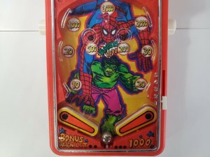 Vintage SPIDERMAN  HULK  Pinball game Mini Toy 1979 RARE