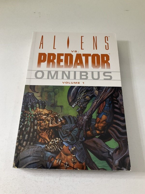 Aliens vs. Predator Volume 1