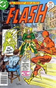 Flash, The (1st Series) #248 FN ; DC | April 1977 Master Villain