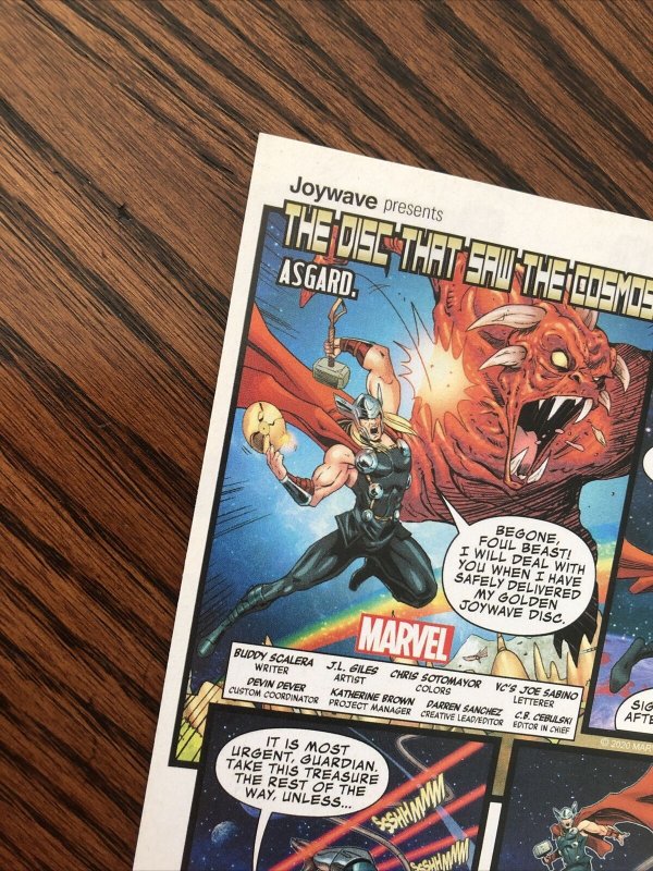 Avengers #33 BEAUTIFUL!! 2020 Marvel First Print Scalera Cover