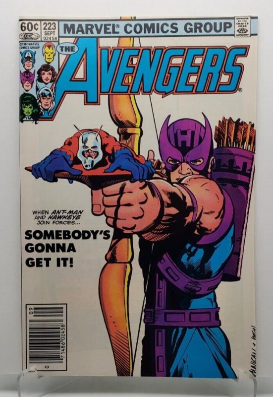 Avengers #223 (1982) - 2nd Taskmaster Civil War - Hawkeye- Ant Man NM-