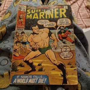 Sub-Mariner #30 Captain Marvel Appearance 1970 Bronze Age comics superhero book