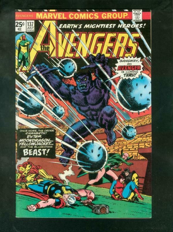 THE AVENGERS #137 1975-BEAST-IRON MAN-THOR-YELLOWJACKET VF/NM