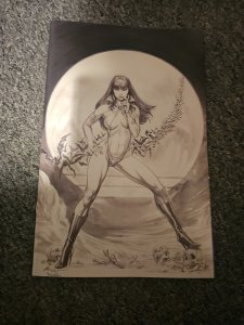 VAMPIRELLA HALLOWEEN HORROR #1 CVR O - 1:5 BUZZ LINE ART VIRGIN  NM