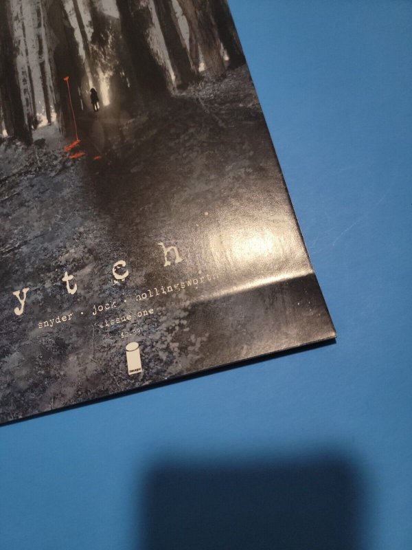 read comics WYTCHES 1 VG reading copy