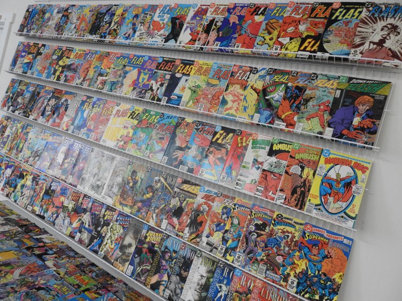 Huge Lot of 200+ Comics W/ Flash, Superman, Lobo +More! Avg. FN+ Condition!