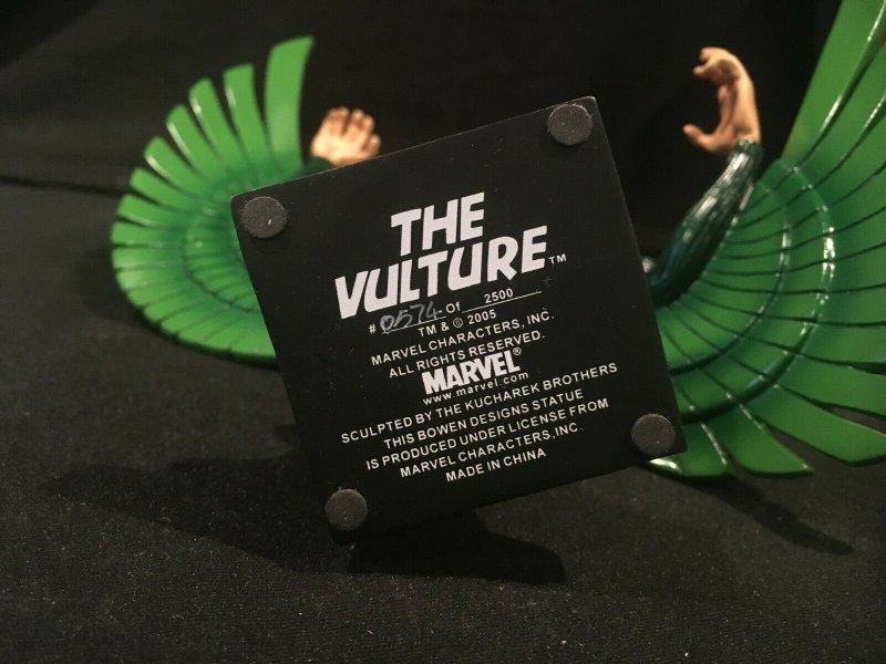 THE VULTURE Bowen Designs Mini-Bust, 2005, #574/2500, Repaired