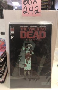 The Walking Dead Deluxe #39 Cover B (2022)