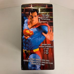 Ultimate Showdown Superman Vs Bizarro Statue Set Limited Edition  