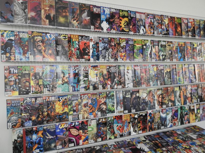 Huge Lot 190+ Comics W/ Wolverine, Avengers, X-Men, +More! Avg FN Condition!