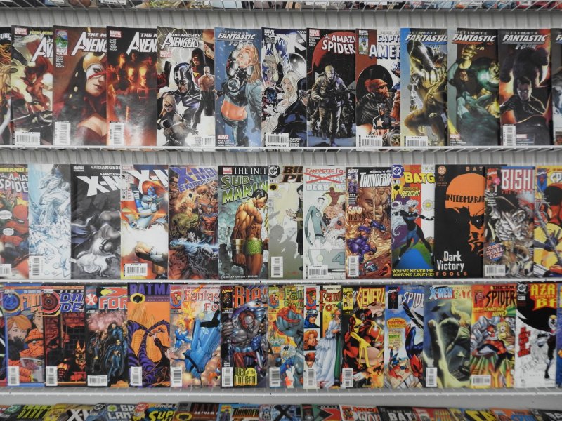 Huge Lot 180+ Comics W/ X-Men, Avengers, Spider-Man, +More! Avg VF- Condition!