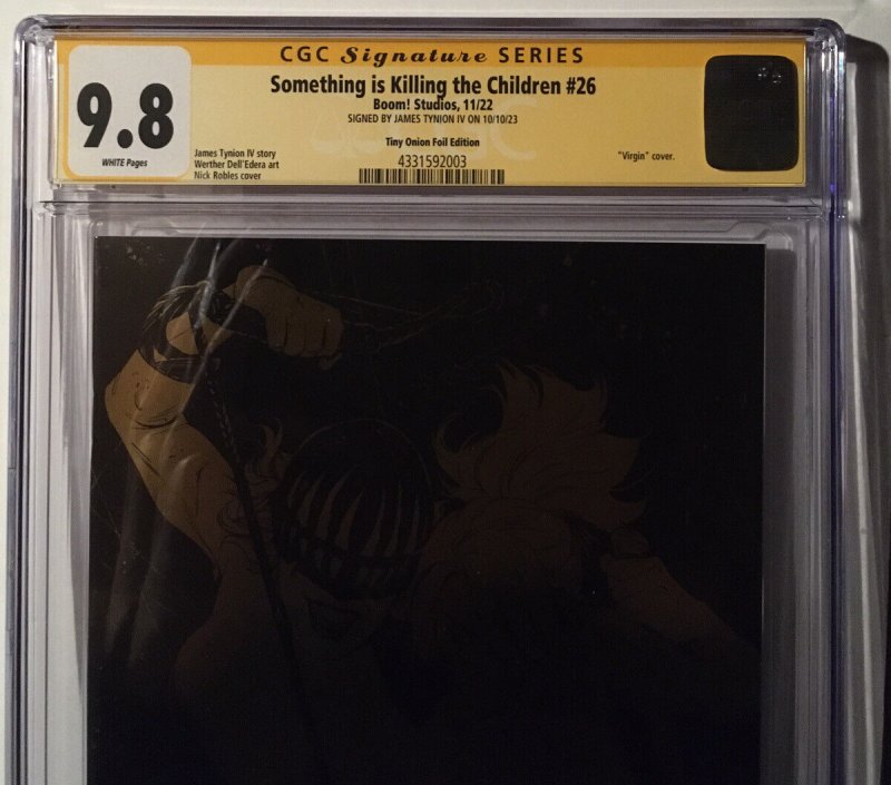 Something is Killing the Children #26 CGC 9.8 NM+/M Tiny Onion Gold Foil variant