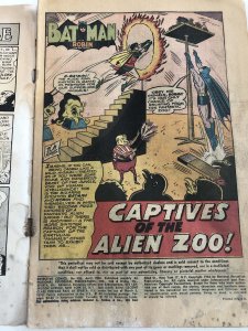 Detective 326, reader, very bizarre alien tale/MMH story backup