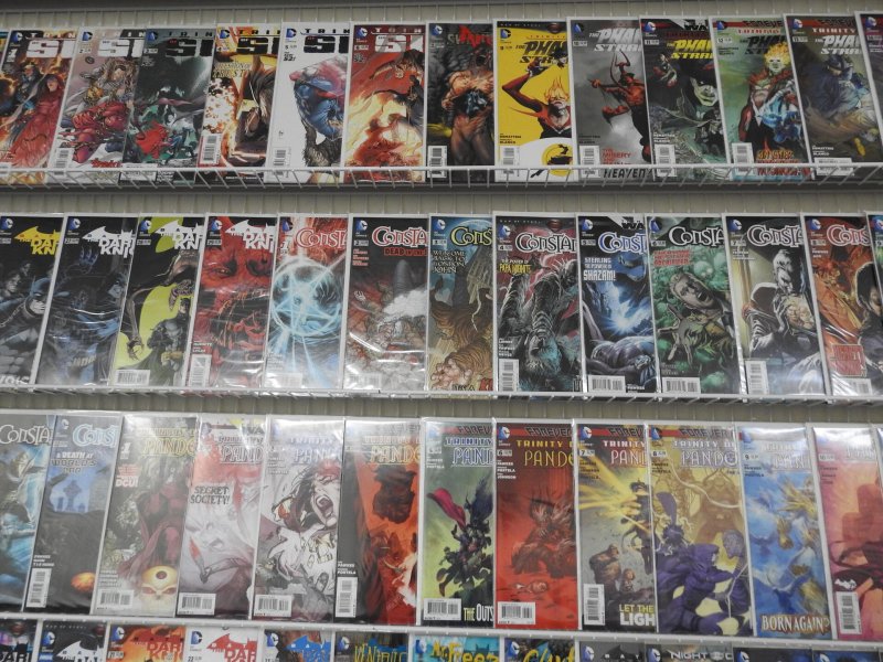 Huge Lot 170+ Comics W/Batman, Constantine, Phantom Stranger+ Avg NM- Condition!