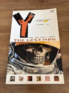 Book 3 Y The Last Man DC Comics TPB Graphic Novel Comic Book 12 J379