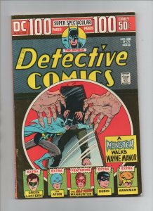 Detective Comics #438 - A Monster Walks Wayne Manor - (Grade 7.5) 1974