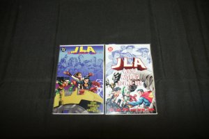 JLA WORLD WITHOUT GROWN-UPS 1+2 SET/LOT 2PC