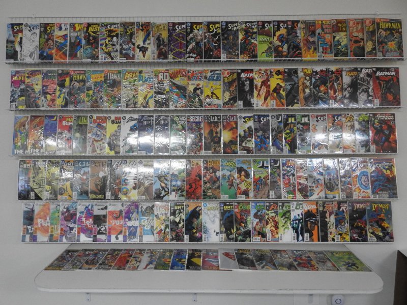 Huge Lot of 130+ Comics W/ Batman, Green Lantern, Superman Avg. VR Con.