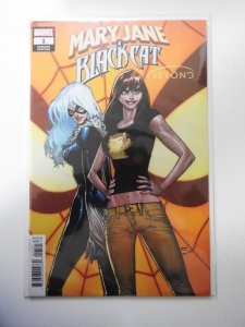 Mary Jane & Black Cat: Beyond Humberto Ramos Cover (2022)
