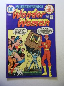 Wonder Woman #213 (1974) VF Condition