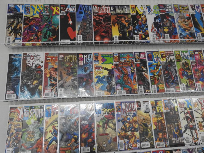 Huge Lot 120+ Comics W/ Hulk, Avengers, GI Joe+ Avg VF+ Condition