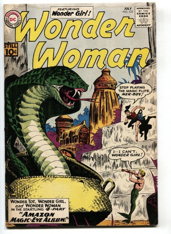 WONDER WOMAN #123-comic book-1961-DC SILVER AGE-snake cover