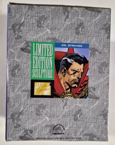 DR.STRANGE STATUE 1085/1500 LIMITED EDITION STATUE (1997)Applause minor damage