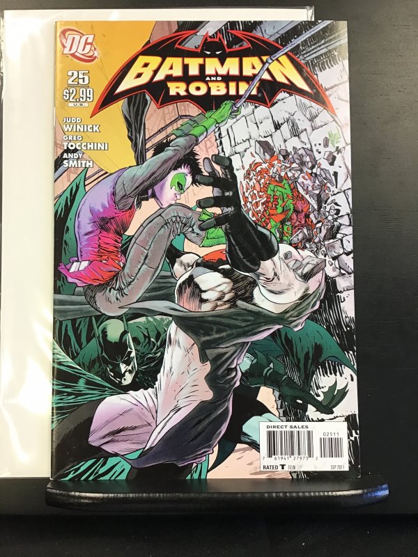 Batman and Robin #25 (2011) (VF)