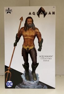 Icon Heroes Aquaman Collectible Statue