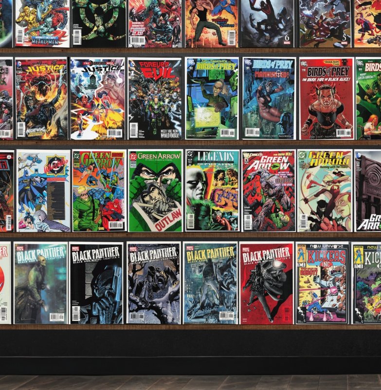 Huge Lot 150+ Comics with Green Arrow, Justice League, Black Panther & More!