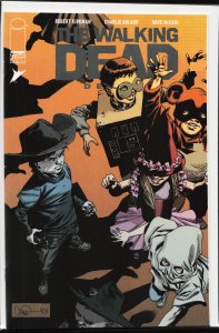 The Walking Dead Deluxe #71 Cover B (2023) The Walking Dead