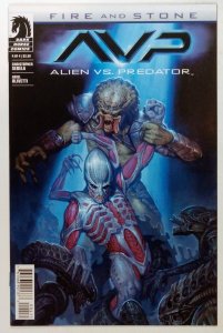 Alien vs. Predator: Fire and Stone #4 (2015)