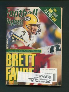 Football Digest / Brett Favre / April 1996