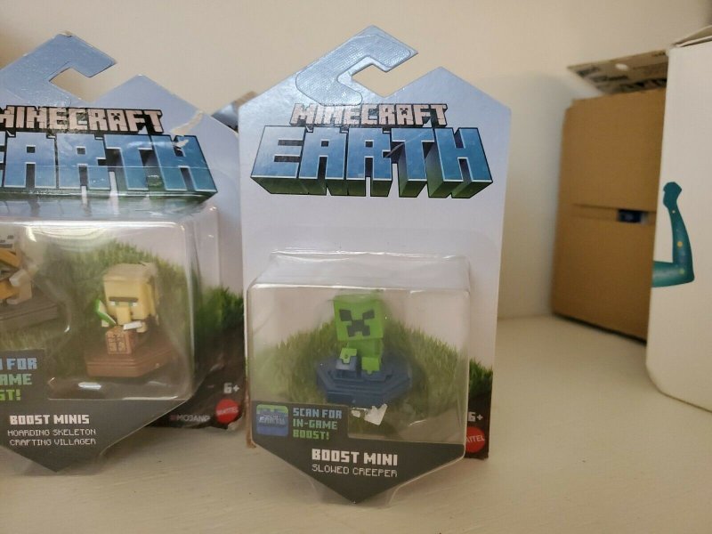 Minecraft Earth Carry Along Potion Case Boost Mini Figures Lot Of 7 Skeleton Comic Books Modern Age Hipcomic