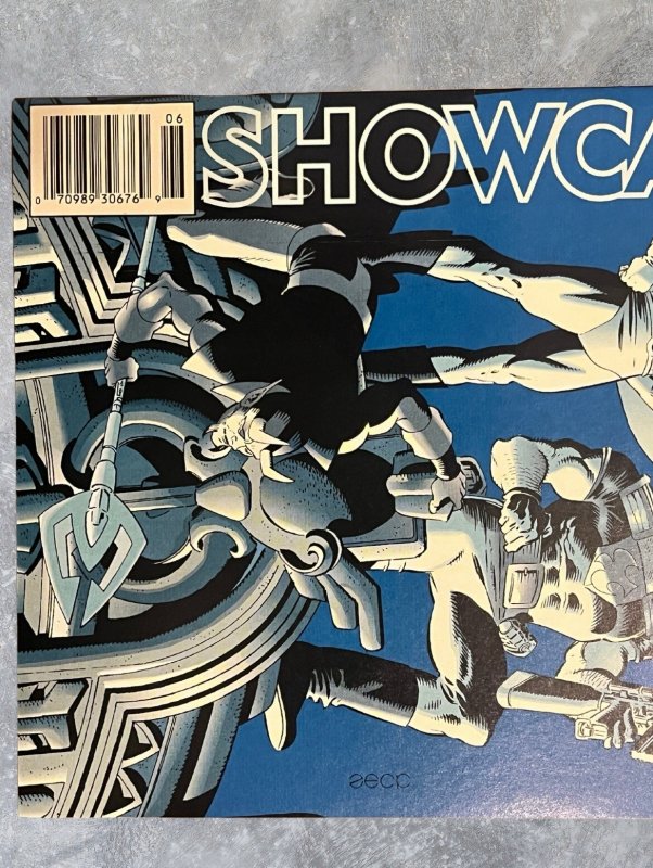 Showcase ’93 #6 (1993) Newsstand – Robin, Peacemaker & Blue Devil VF