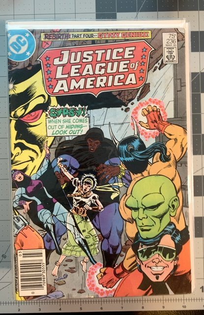 Justice League of America #236 Newsstand Edition (1985)