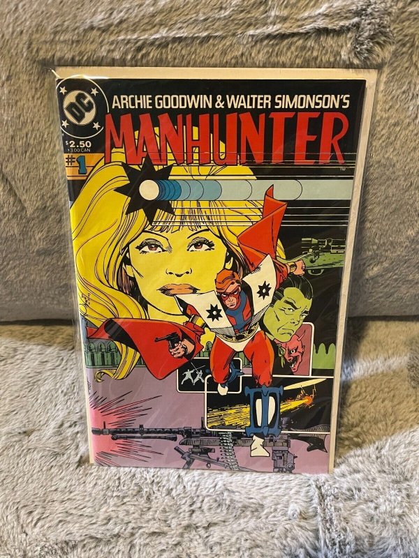 MANHUNTER 1 WALT SIMONSON DC COPPER AGE GIANT 1984 DC 