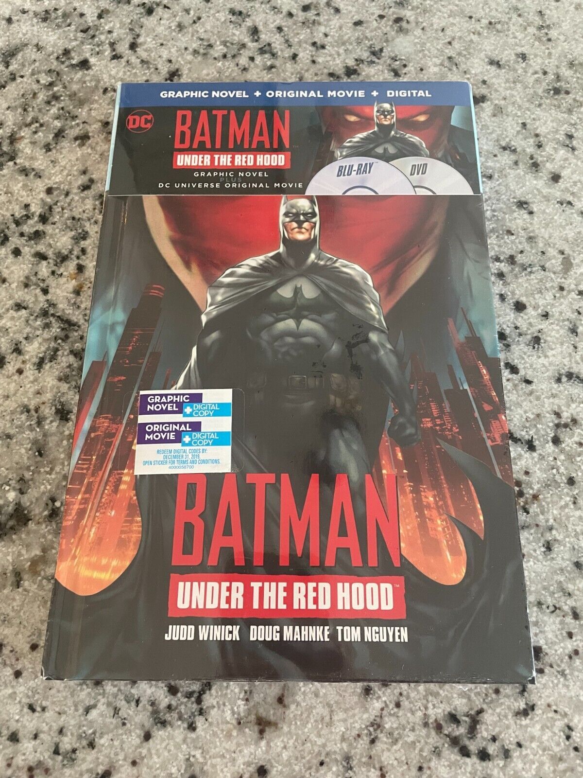 Batman Under The Red Hood SEALED Movie + Graphic Novel Set DC Comics Book  J997 | Comic Books - Modern Age, Batman / HipComic