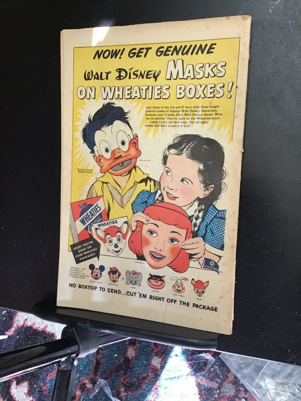 Blondie Comics Monthly #32 Blondie and Dagwood Vacuum Cleaner cover! VG/FN Wow!